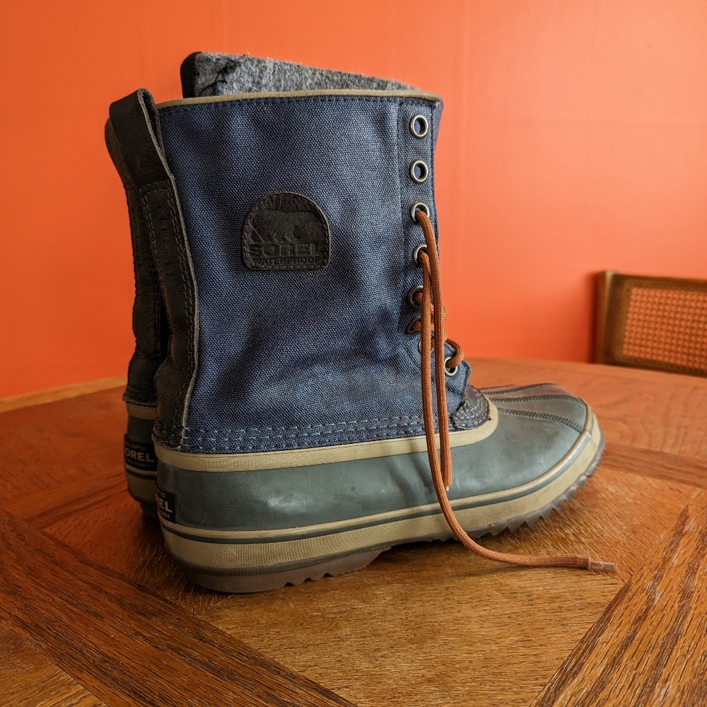 SOLD Sorel Boots Mens Size 11.5